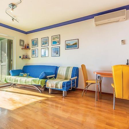 Stunning Apartment In Brela With Wifi מראה חיצוני תמונה