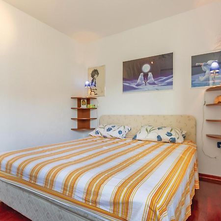 Stunning Apartment In Brela With Wifi מראה חיצוני תמונה