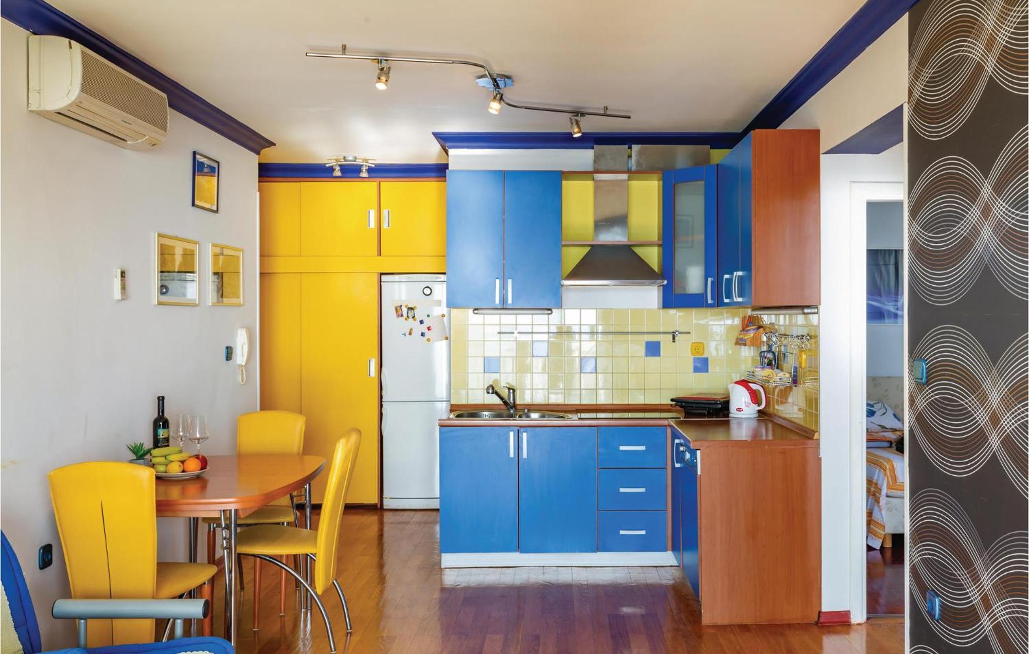 Stunning Apartment In Brela With Wifi מראה חיצוני תמונה