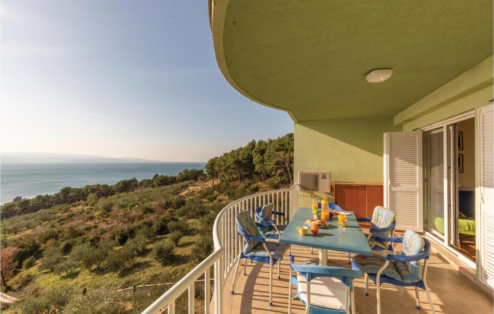 Stunning Apartment In Brela With Wifi מראה חיצוני תמונה
