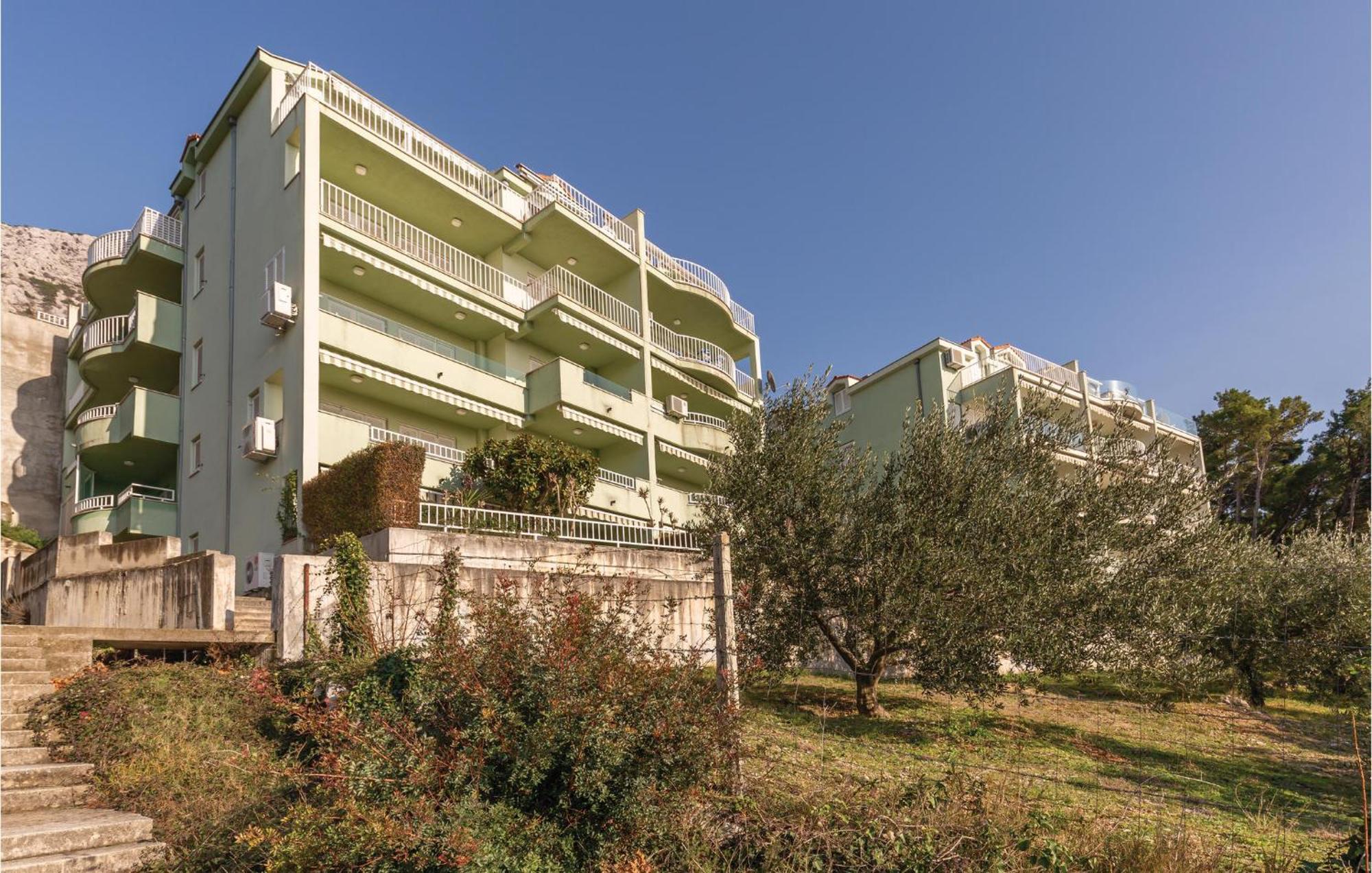Stunning Apartment In Brela With Wifi מראה חיצוני תמונה