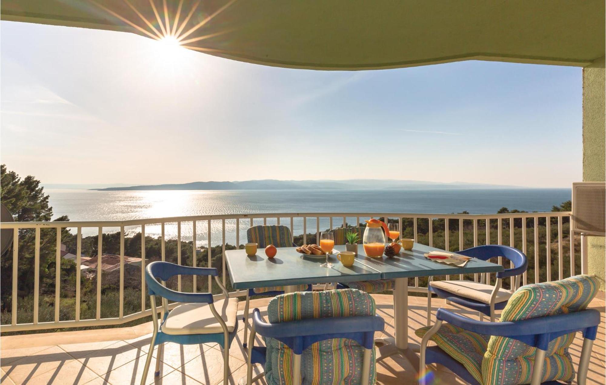 Stunning Apartment In Brela With Wifi מראה חיצוני תמונה